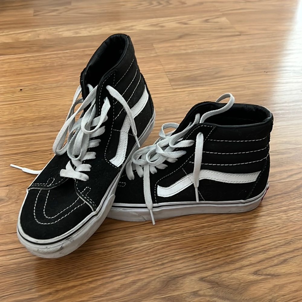 Use high top black vans